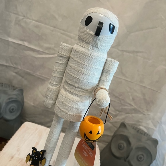 Candy Cane Lane Mummy Decor - Picture 3 of 6